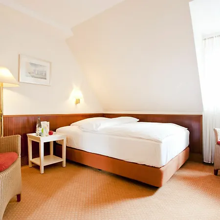 Birke, Ringhotel فندق كيل